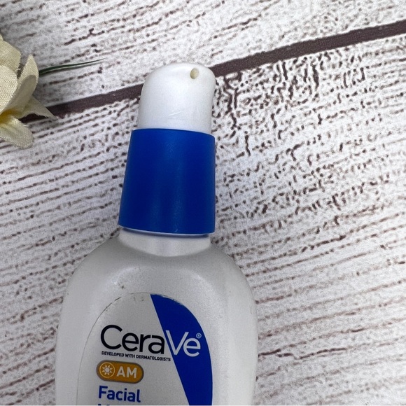 CeraVe AM Facial Moisturizing Lotion with Sunscreen - Picture 5 of 7